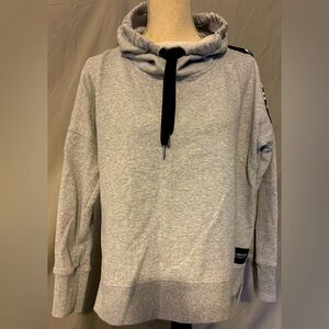 EUC Calvin Klein size Medium pull over in light gray